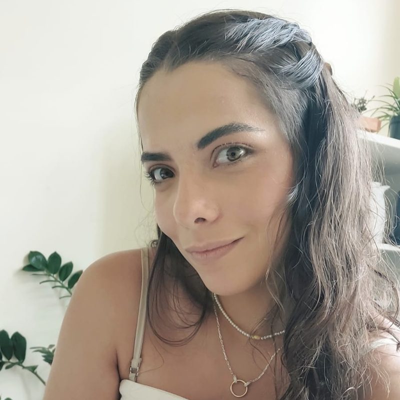 Profa. Thaís Machado Lima